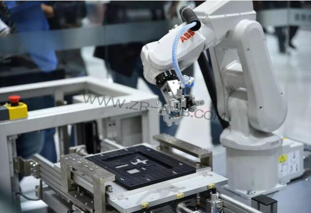 工業(yè)機(jī)器人四大巨頭發(fā)那科、庫(kù)卡、ABB、安川電機(jī)的產(chǎn)品和優(yōu)劣勢(shì)對(duì)比